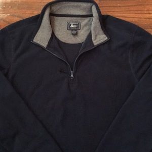 Stunning brand new Navy blue Bass pullover